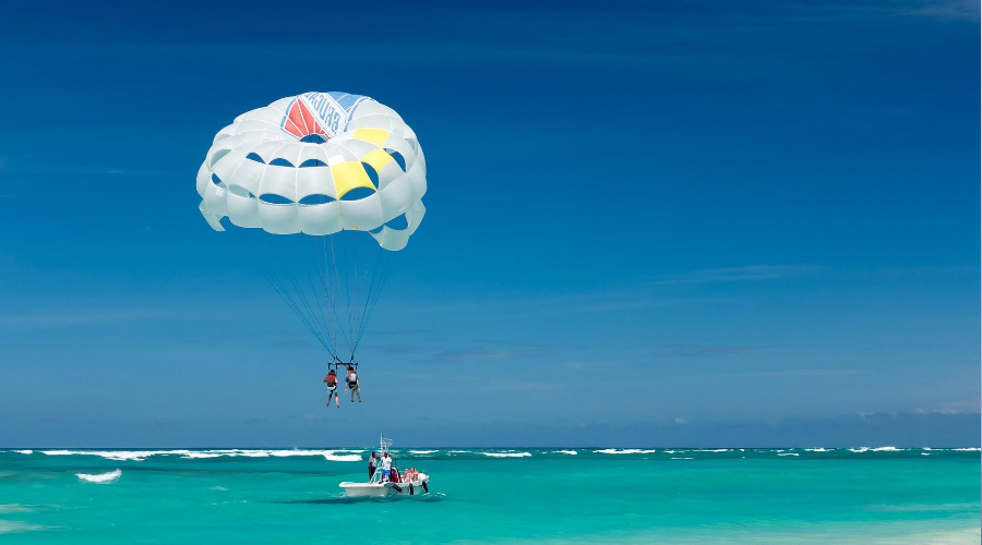Parasailing - Gallery Image 1