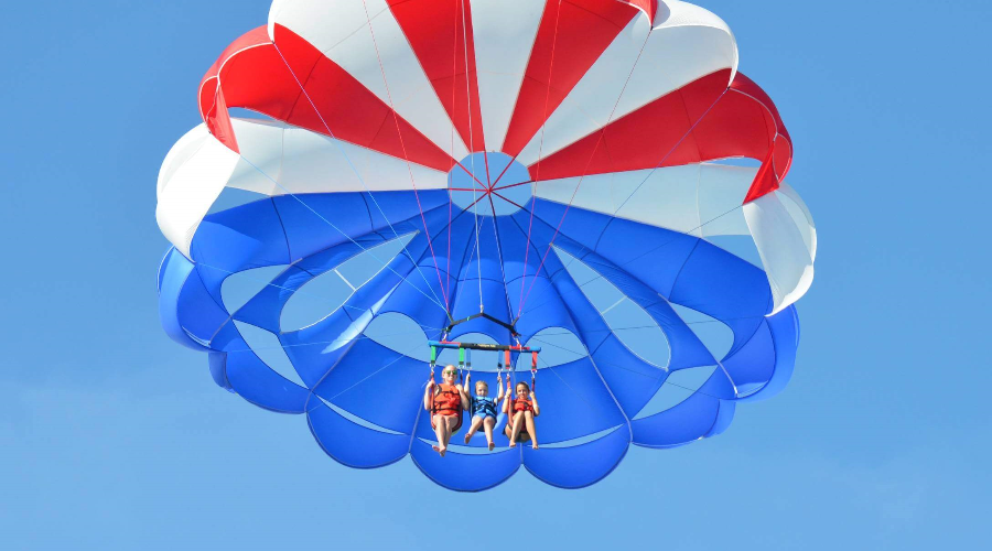 Parasailing - Gallery Image 3