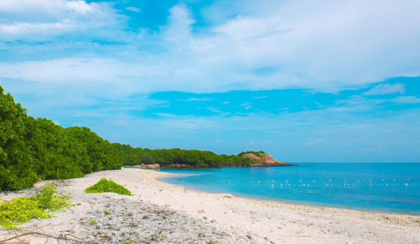 Trincomalee Beach - Gallery Image 3
