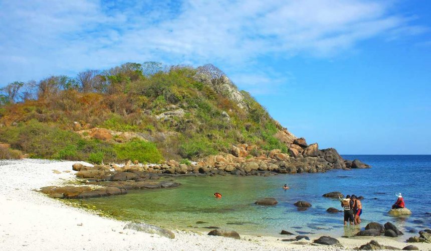 Trincomalee Beach - Gallery Image 1